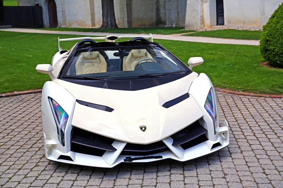  Lamborghini Veneno Roadster 2014 года  (фото 9 из 36)